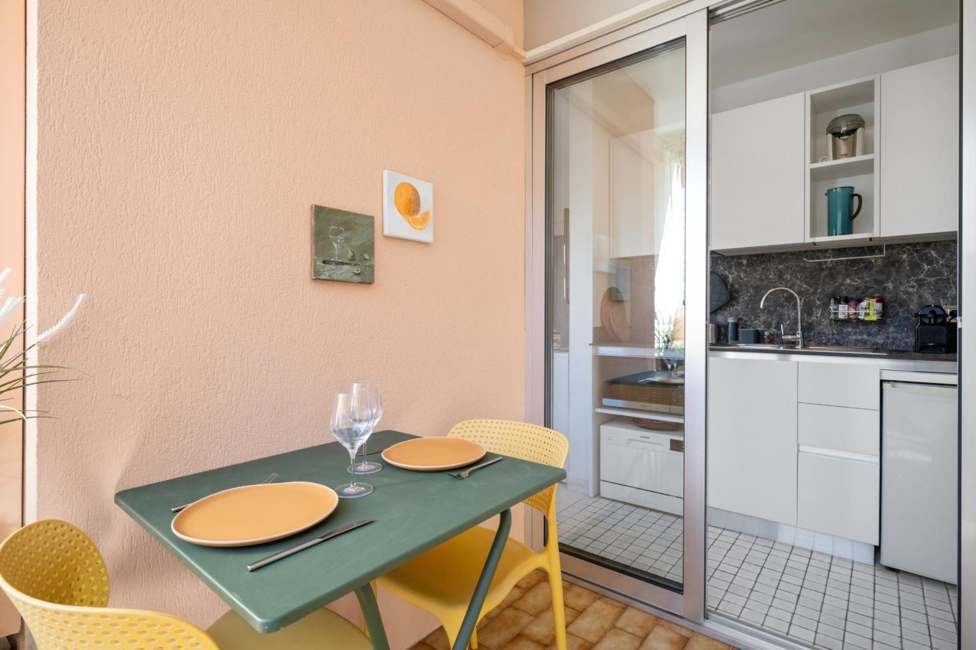 "Charmant Studio" Plein Centre, Calme, Terrasse Menton Exteriör bild