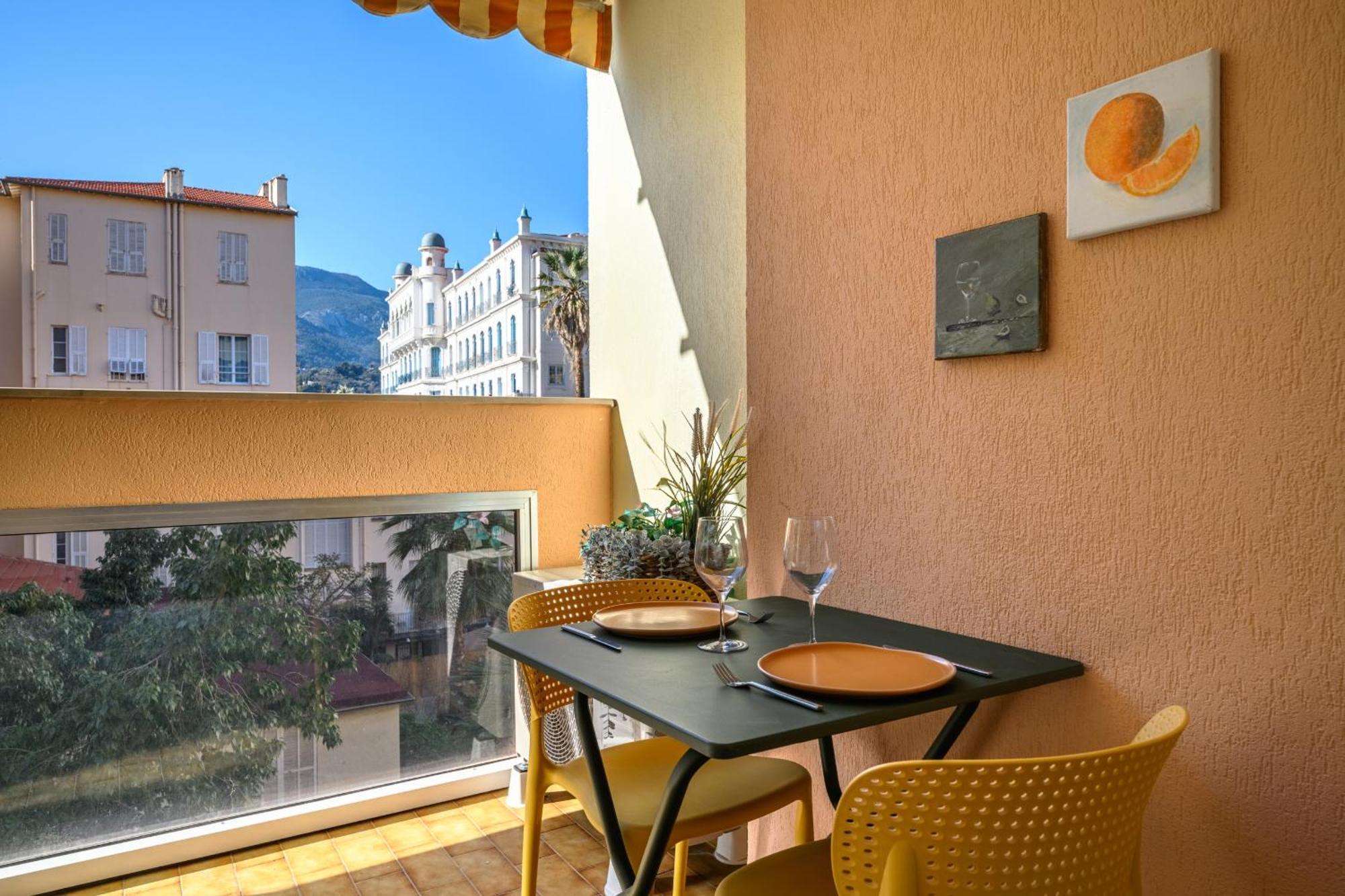 "Charmant Studio" Plein Centre, Calme, Terrasse Menton Exteriör bild