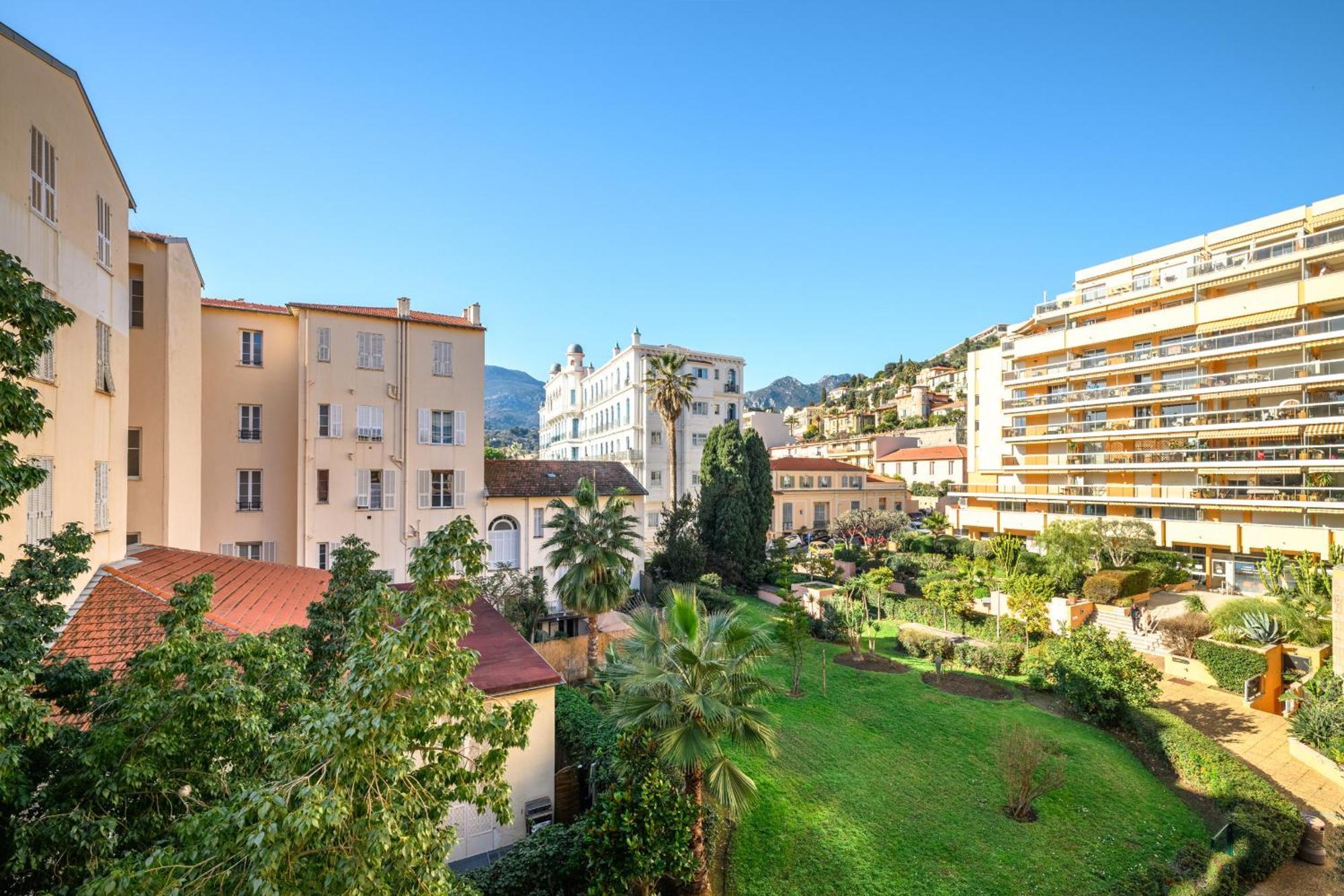 "Charmant Studio" Plein Centre, Calme, Terrasse Menton Exteriör bild