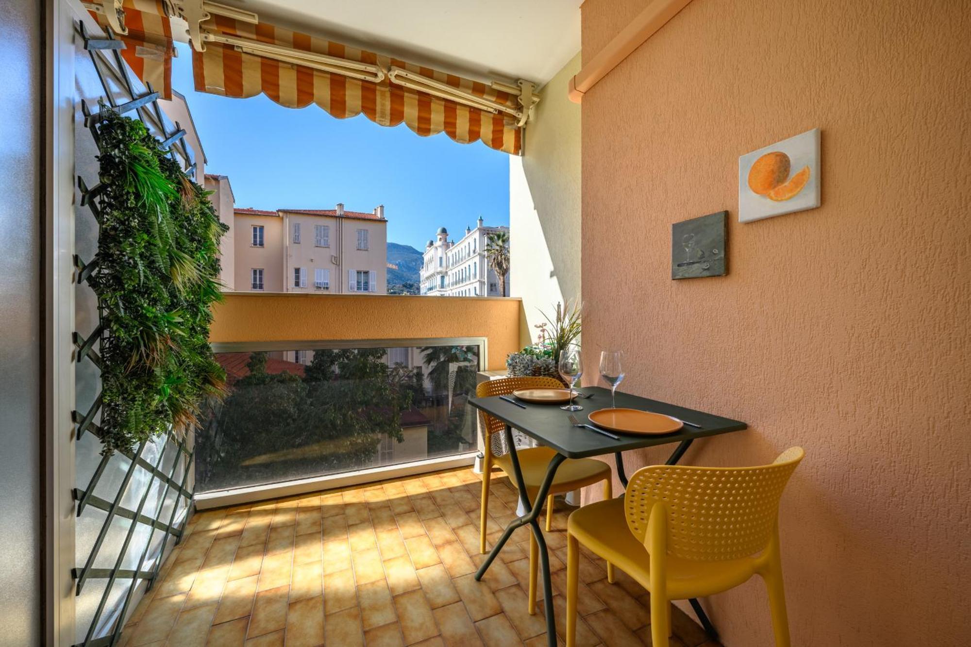 "Charmant Studio" Plein Centre, Calme, Terrasse Menton Exteriör bild